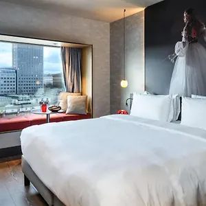 Hotel Radisson Red Hotel,