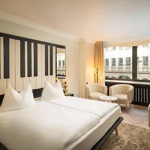4* Hotel Arthotel Ana Amadeus